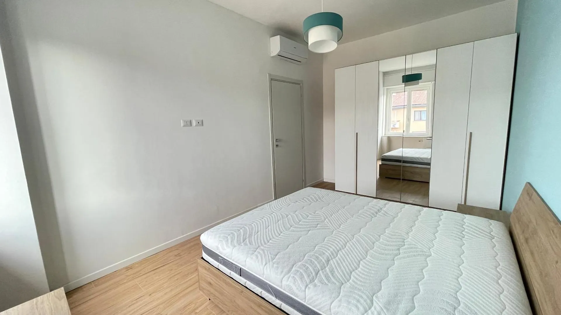 Strambhouse Apartment Milan 0*,